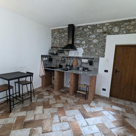 Antica Osteria Apartments Dongo Rum bild