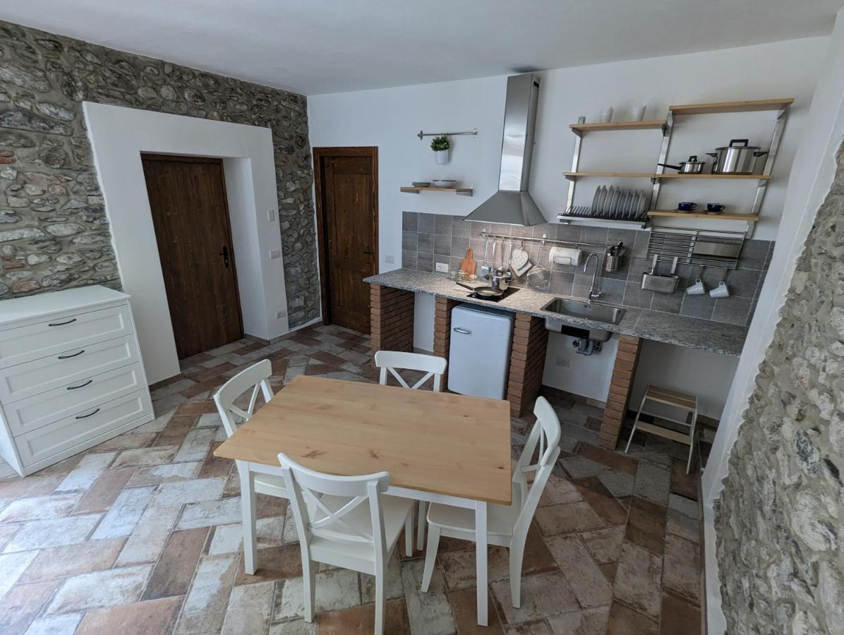 Antica Osteria Apartments Dongo Rum bild