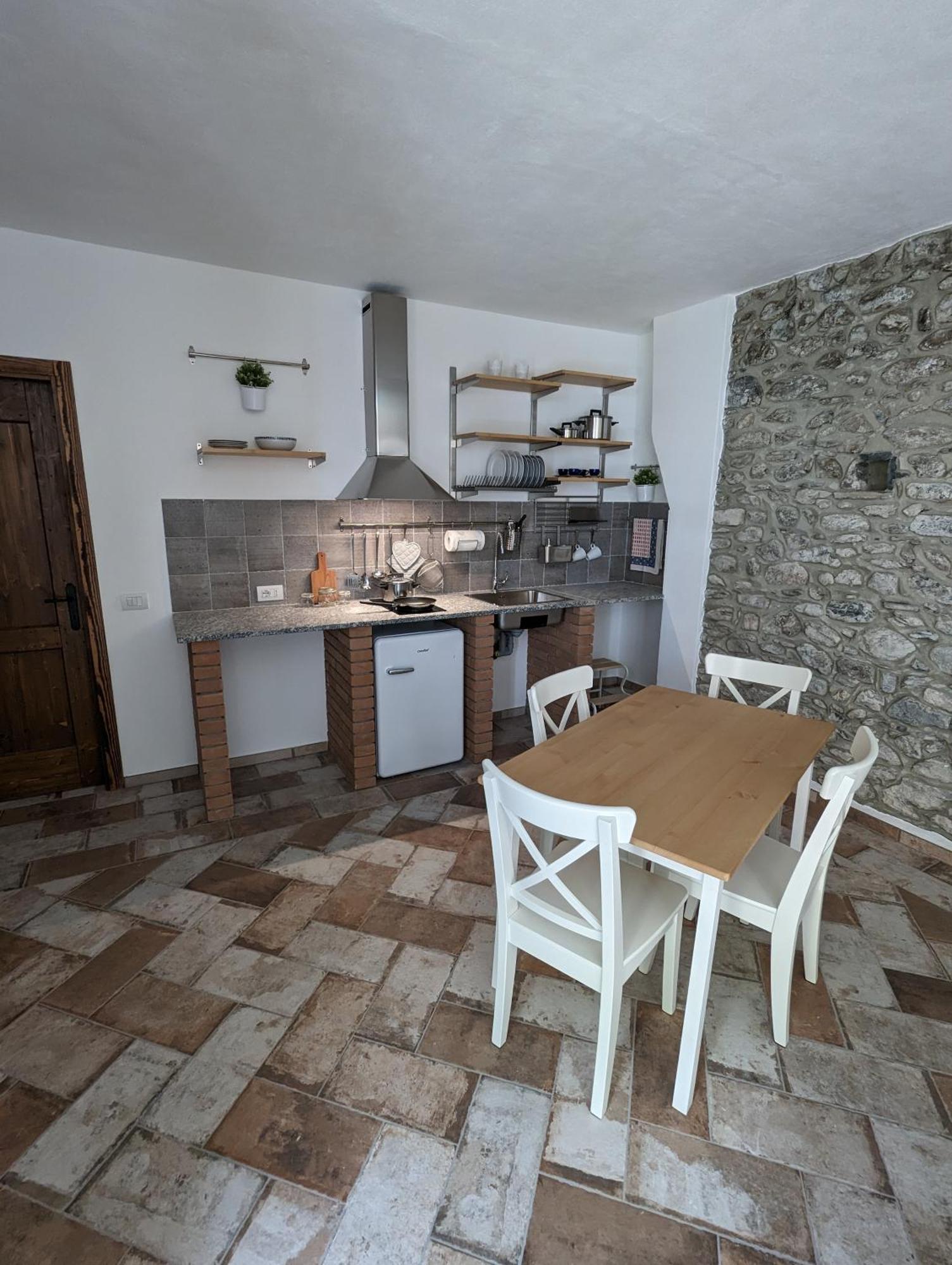 Antica Osteria Apartments Dongo Rum bild
